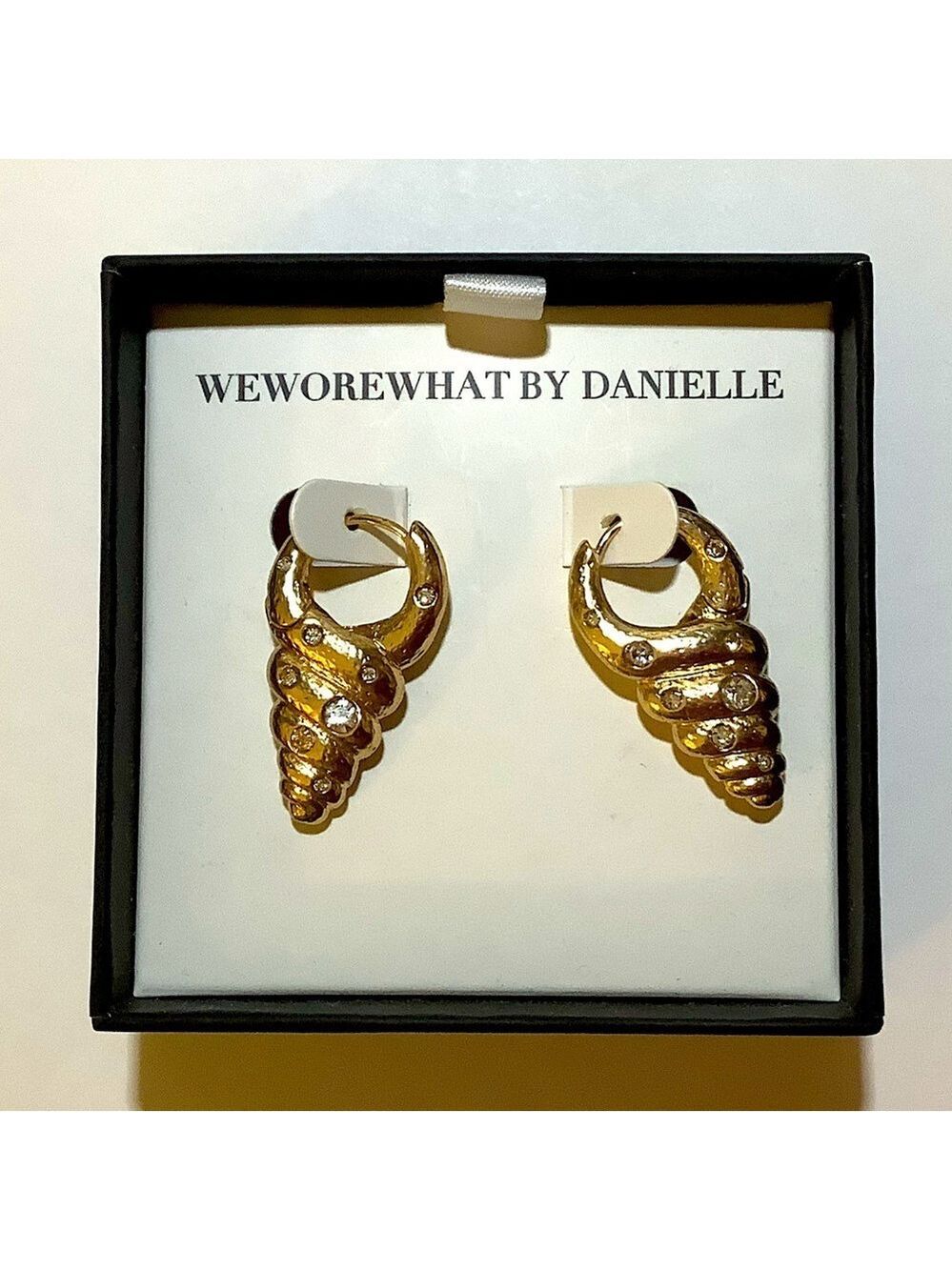 We Wore What By Danielle Spiral Conch Shell Earrings New